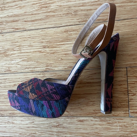 Colourful strap sandals with bloc heel - Picture 2 of 7